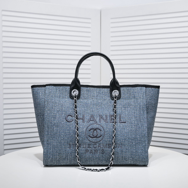 シャネルバッグ正面デザイン